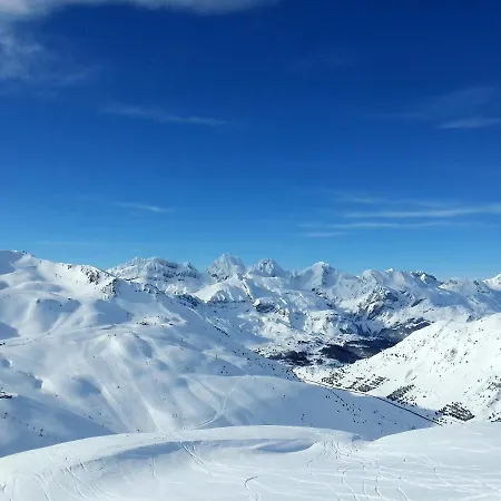 Pinsapo Canfranc-estacion Apartman *