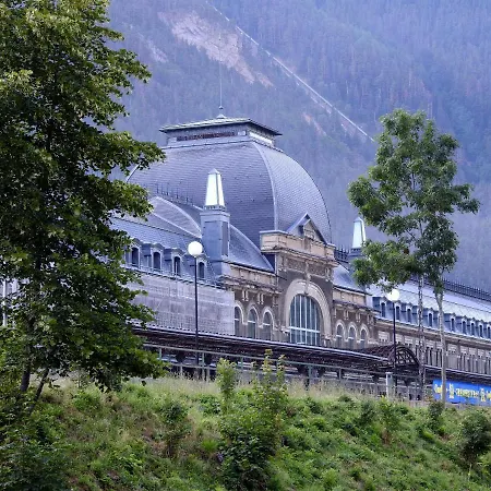 Pinsapo Canfranc-estacion Canfranc