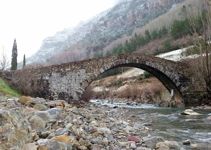 Pinsapo Canfranc-estacion Apartment