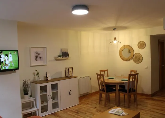 Pinsapo Canfranc-estacion *