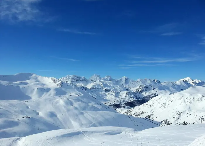 Pinsapo Canfranc-estacion Apartment *